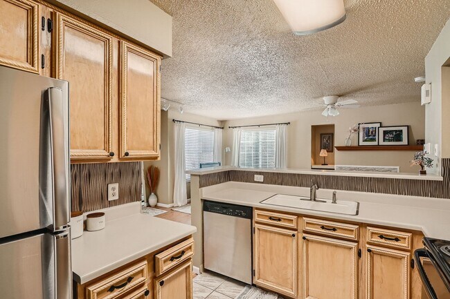 Foto del edificio - Beautiful 2 bed 1 bath Condo in Aurora