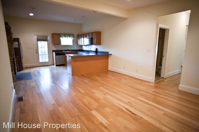 Foto del edificio - 4 br, 2 bath House - 110 Cameron Court