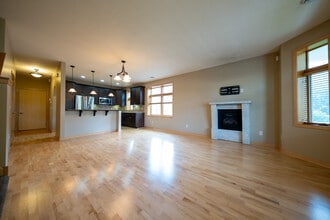 Building Photo - 852 W Berwood Ave