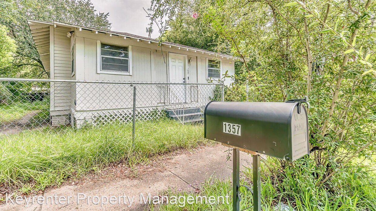 Primary Photo - 3 br, 2 bath House - 1357 W 16 St