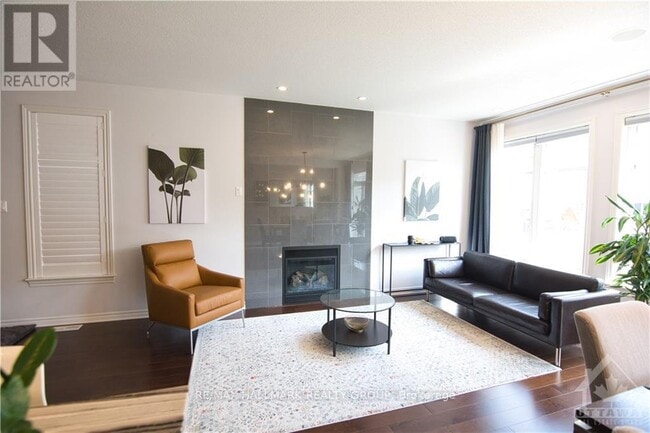 Photo du bâtiment - 128 Manorwood Cres
