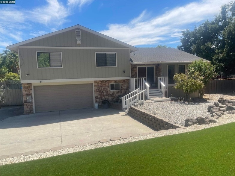 Primary Photo - 971 Livorna Rd