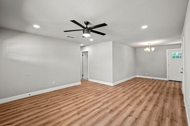 Building Photo - 3438 Tioga St
