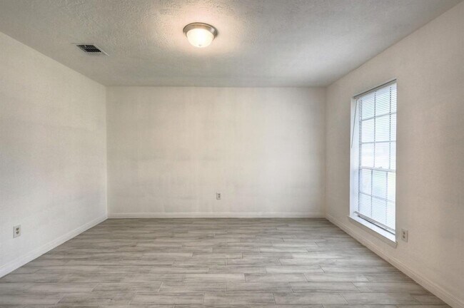 Foto del edificio - 10902 Whittingham Ln