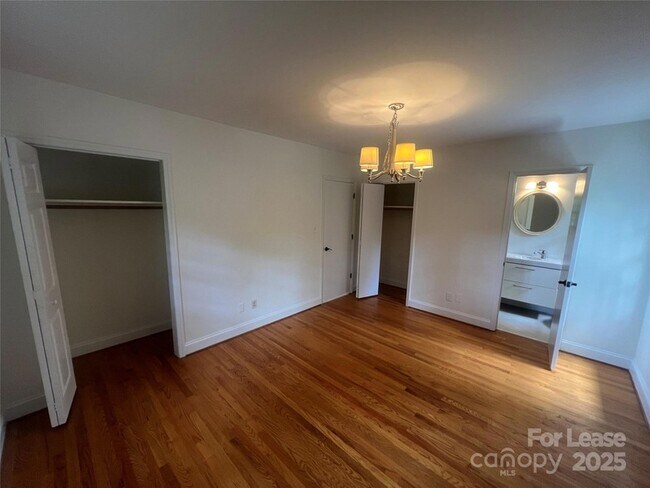 Foto del edificio - 6611 Lancer Dr