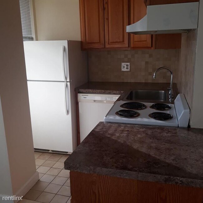 Building Photo - 386 Commercial Street