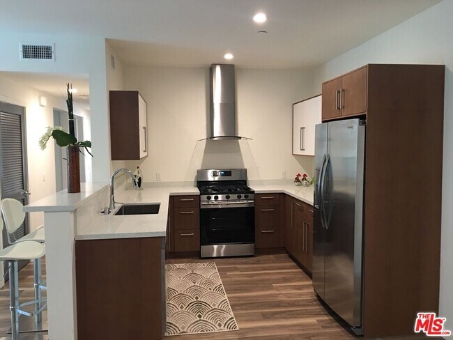 Foto del edificio - 4600 Coldwater Canyon Ave