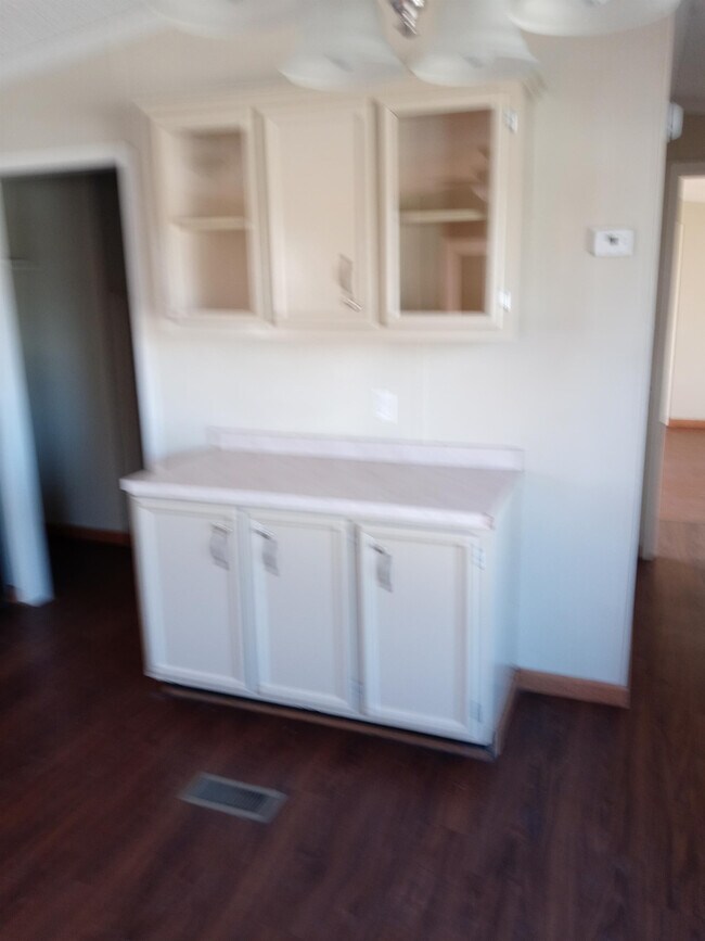 Building Photo - 362 Golden Dale Dr