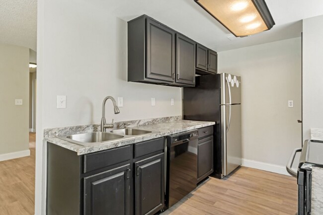 Foto del edificio - 12430 E Cornell Ave