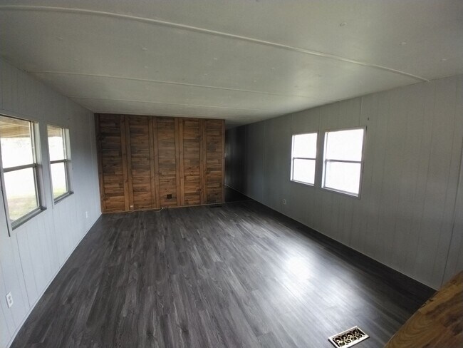 Foto del edificio - 706 Tower Lane