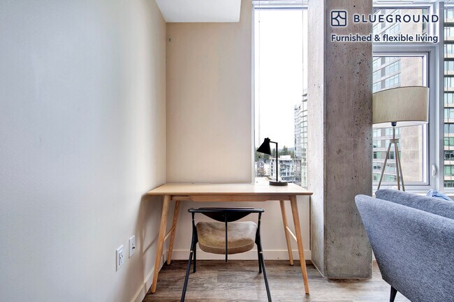 Foto del edificio - 11011 NE 9th St