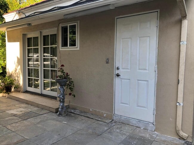 Foto del edificio - 200 S Palm Dr