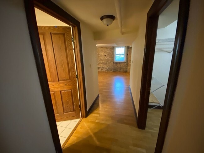 Interior Photo - 2550 Lake