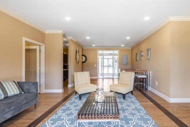 Foto del edificio - Newport Village