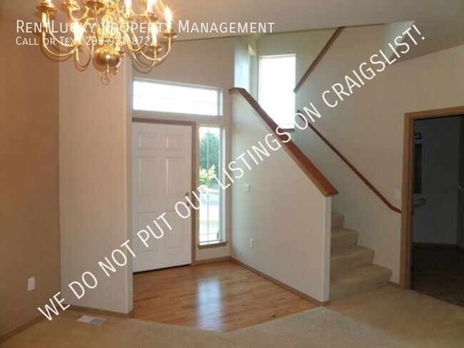 Building Photo - Fantastic 3 Bedroom Home in Awesome Coving...