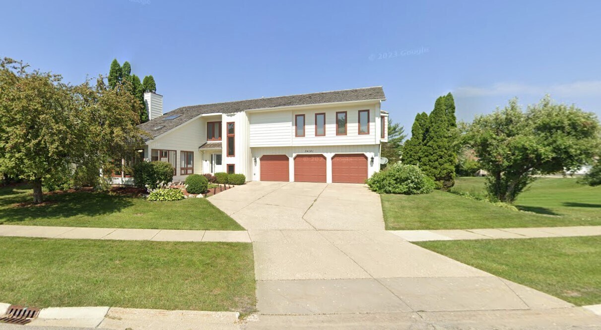 34191 Horseshoe Ln, Gurnee, IL 60031 House Rental in Gurnee, IL