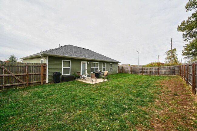Foto del edificio - Charming Three Bedroom Home