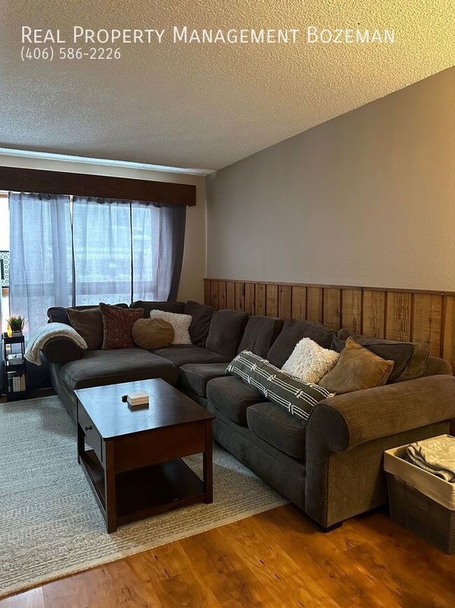 Foto del edificio - *Roommate Wanted!  $1,000/Mo; 3 Bed 2.5 Ba...