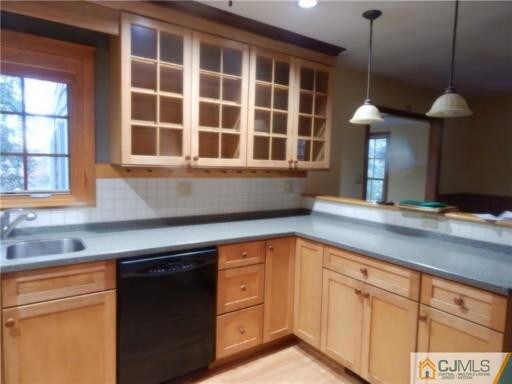 Foto del edificio - 225 Plainfield Rd