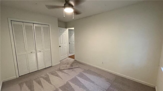 Building Photo - 109 Doves Ln