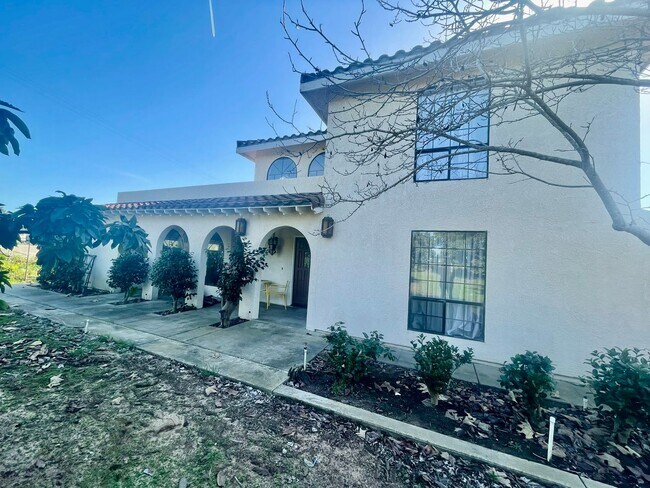 Foto del edificio - Spacious 4 bedroom/ 3 bath house in Nipomo