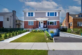 Building Photo - 107 Woodside Ave