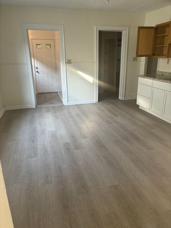 Building Photo - Harvard/Fleet three bedroom single family