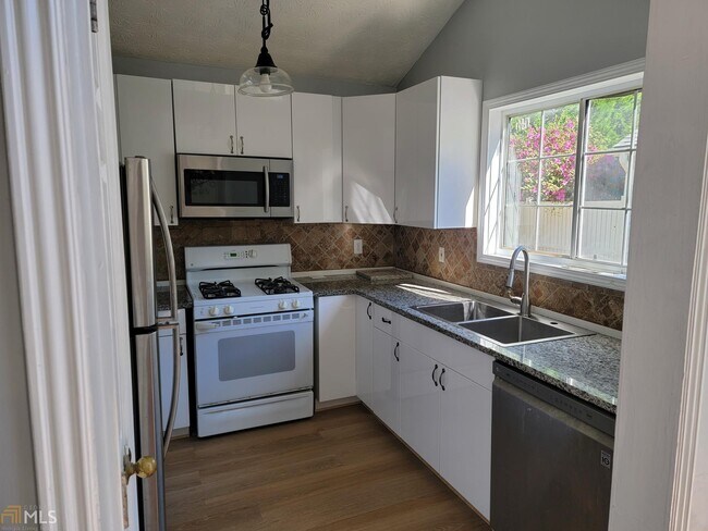Building Photo - 2365 Parkside Club Ln NW