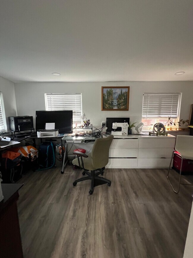 Foto del edificio - 2019 W Carol Cir