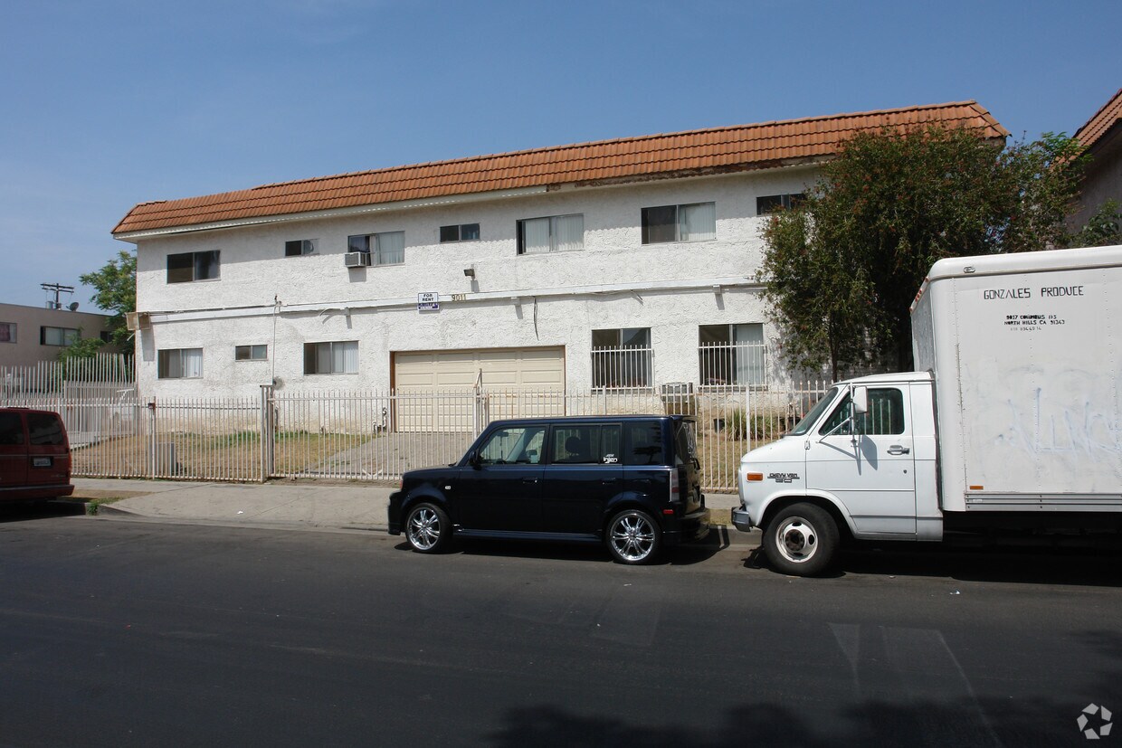 Building Photo - 9011 Columbus Ave