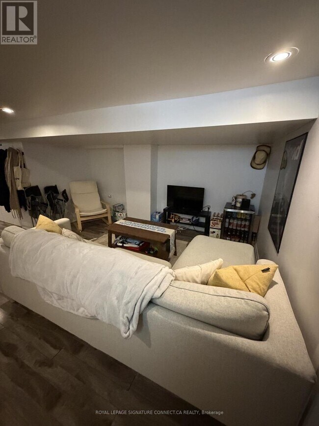 Photo du bâtiment - 3 Rolyat St