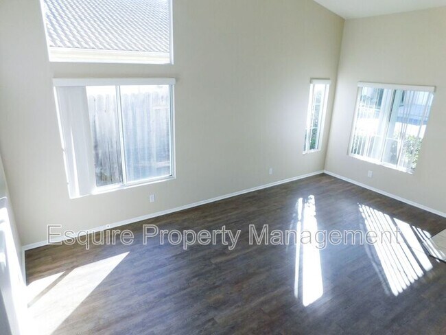 Building Photo - 435 Paseo Del Valle