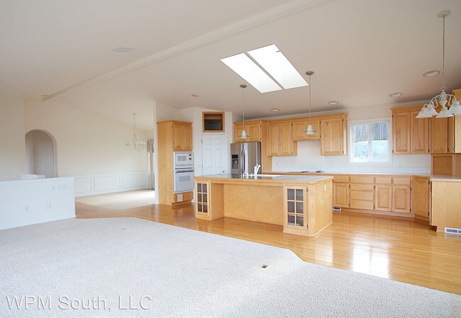 Foto del edificio - 3 br, 2.5 bath House - 2008 Hillside Dr. NE