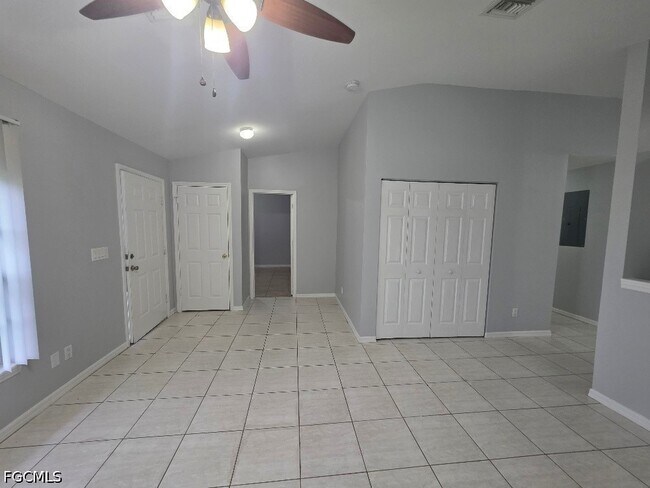 Foto del edificio - 4836 Golfview Blvd