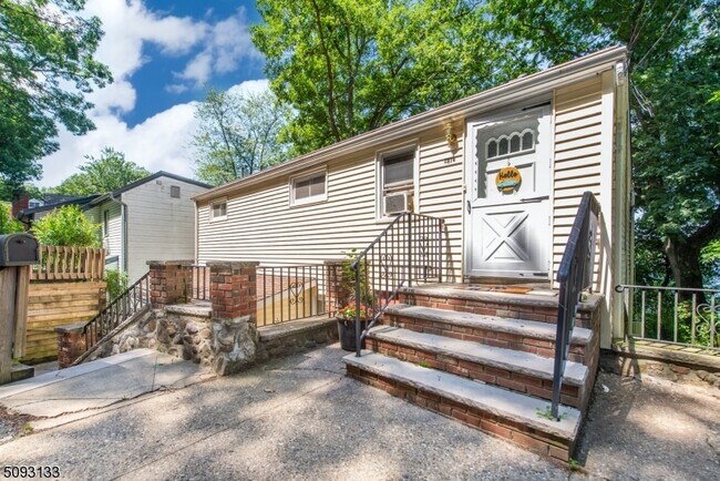 Foto del edificio - 21 E Shore Rd