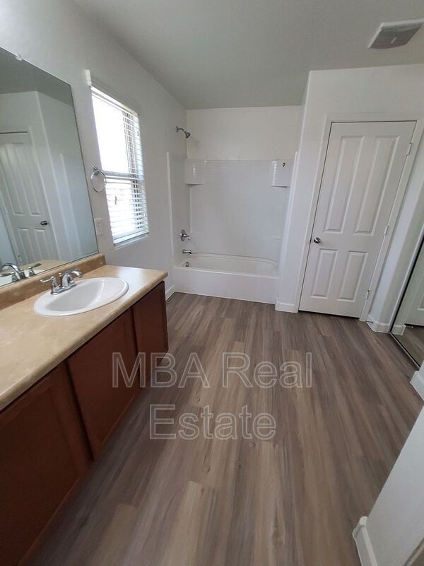 Foto del edificio - 7840 W Monte Vista Rd