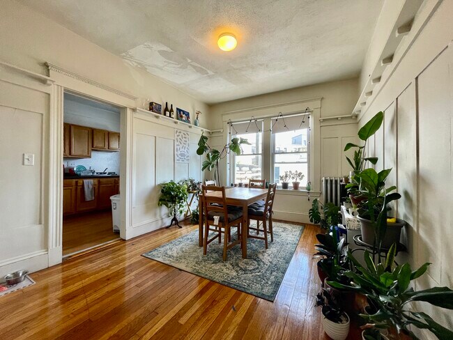 Building Photo - 104 Englewood Ave