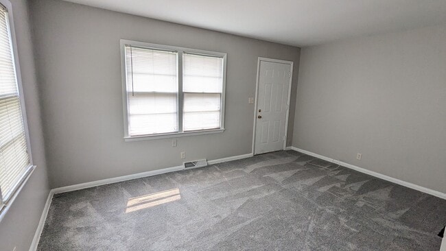 Photo - West end duplex, walking distance to every... Townhome