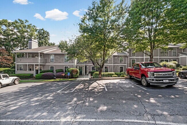 Foto del edificio - 806 Wynnes Ridge Cir