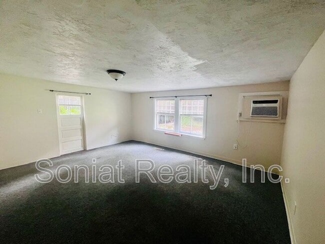 Foto del edificio - 7 Allard Blvd