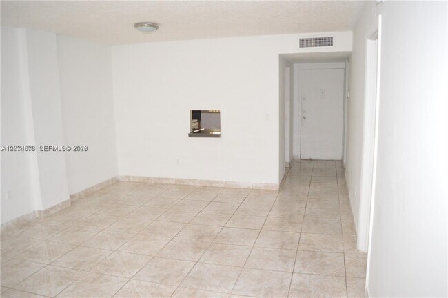 Foto del edificio - 15600 NW 7th Ave