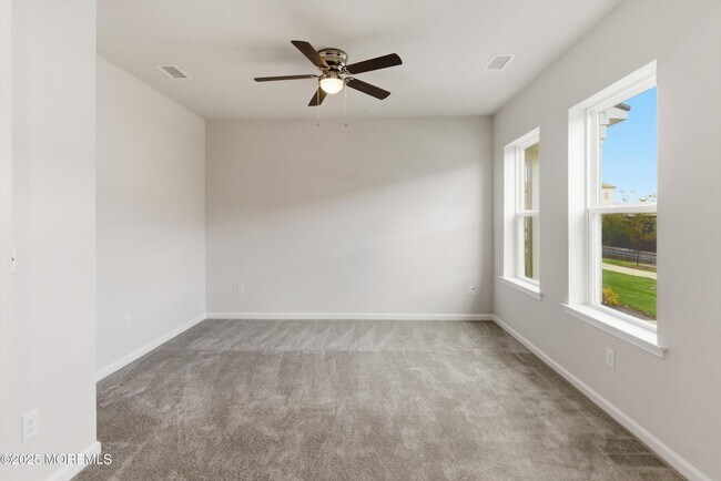 Building Photo - 12 Barton Ave