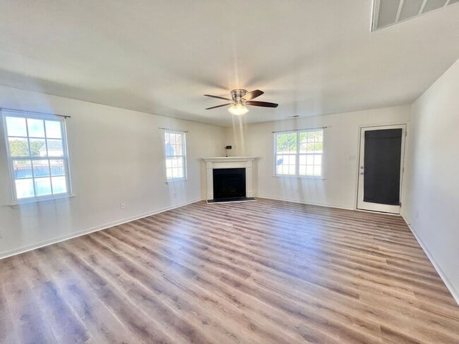 Building Photo - 1440 Sexton Ridge Dr