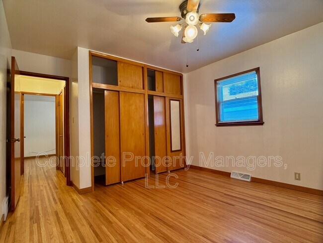 Foto del edificio - 1517 Margaretha Ave