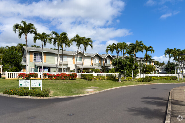 Building Photo - Village on the Green