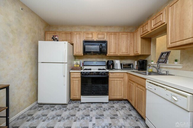 Building Photo - 219 Vasser Dr