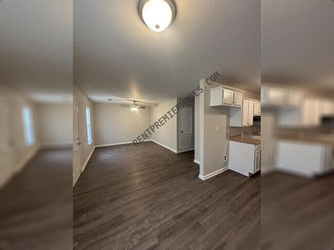 Building Photo - 4003 Elam St