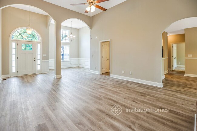 Foto del edificio - 8315 Mossybrook Ln