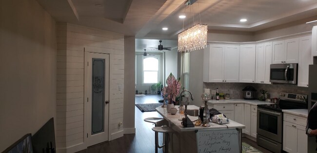 Foto del edificio - 105 E 5th St