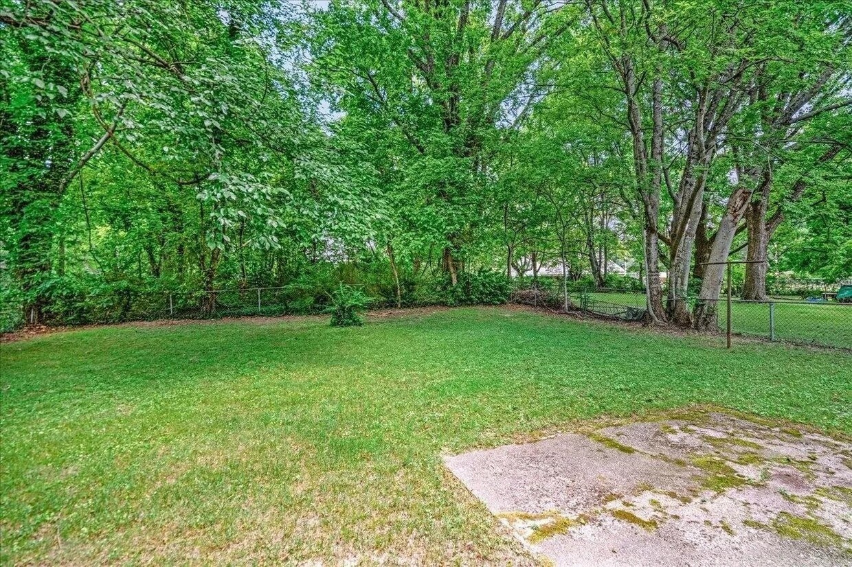 Foto del edificio - 3400 Hallbrook St